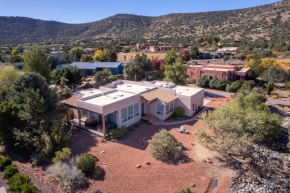Expansive Sedona Retreat with Private Hot Tub, Views